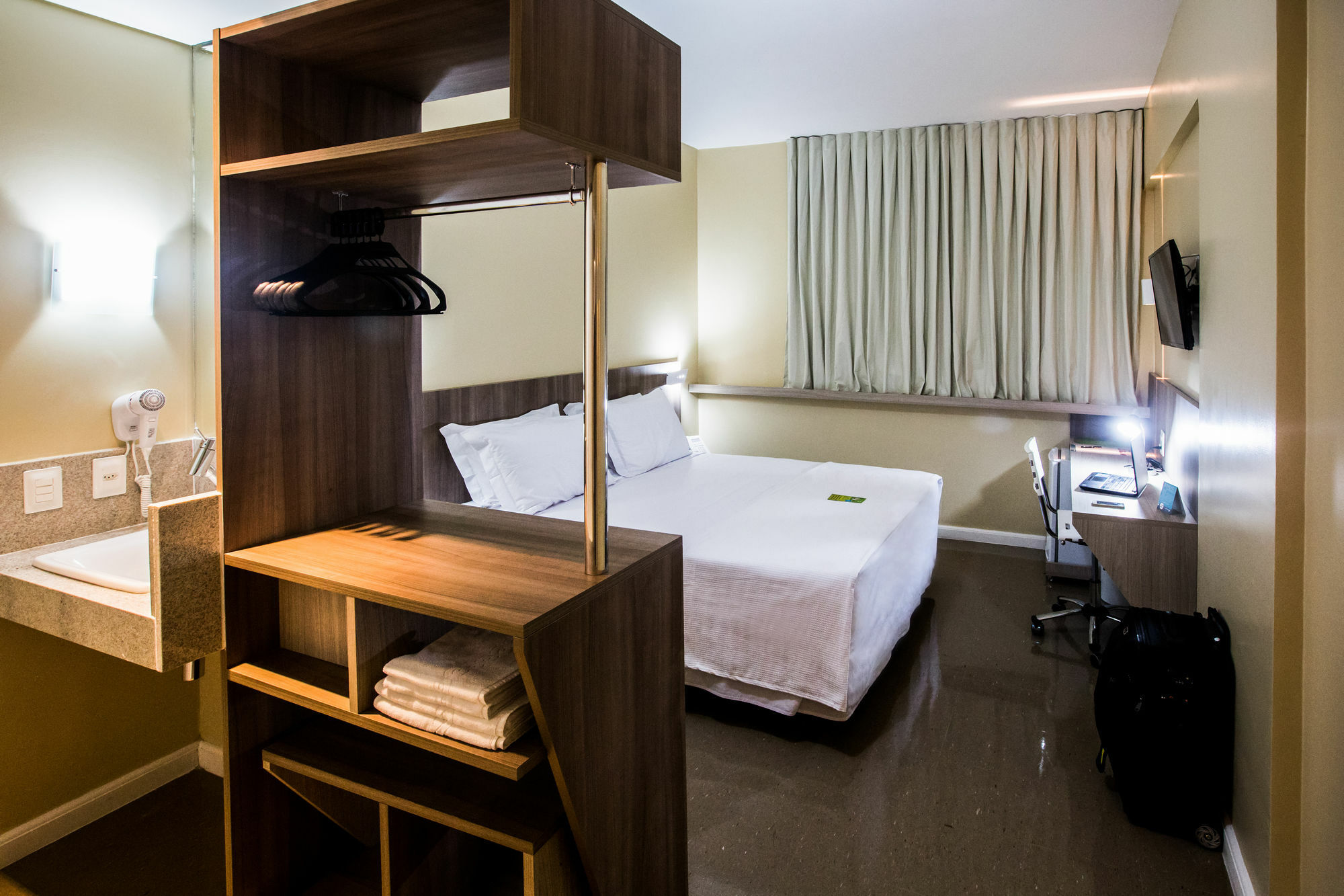 Slim Cuiaba Aeroporto Hotel Kültér fotó
