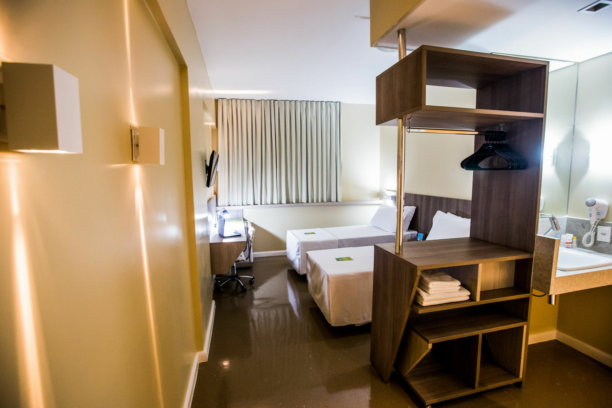 Slim Cuiaba Aeroporto Hotel Kültér fotó